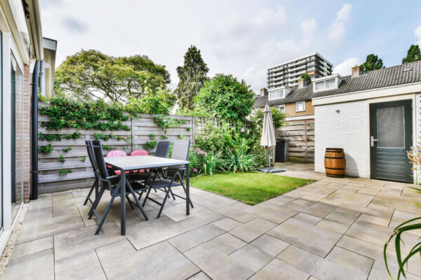 6 Bedrooms, Bungalow