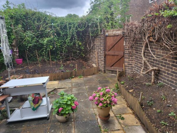 St. Edmunds Close, Erith DA18