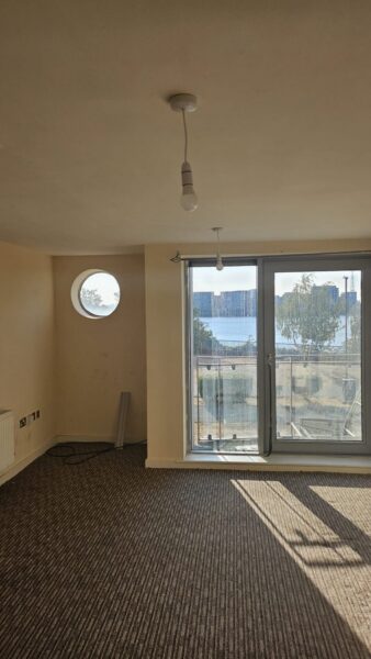 33 Hillview, Defence Close