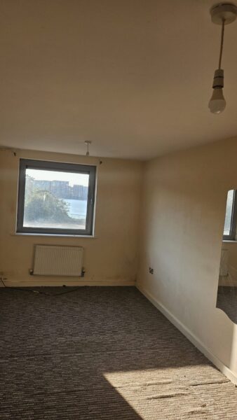 33 Hillview, Defence Close