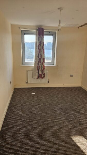 33 Hillview, Defence Close