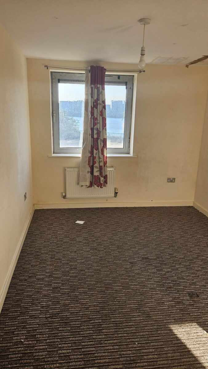 33 Hillview, Defence Close